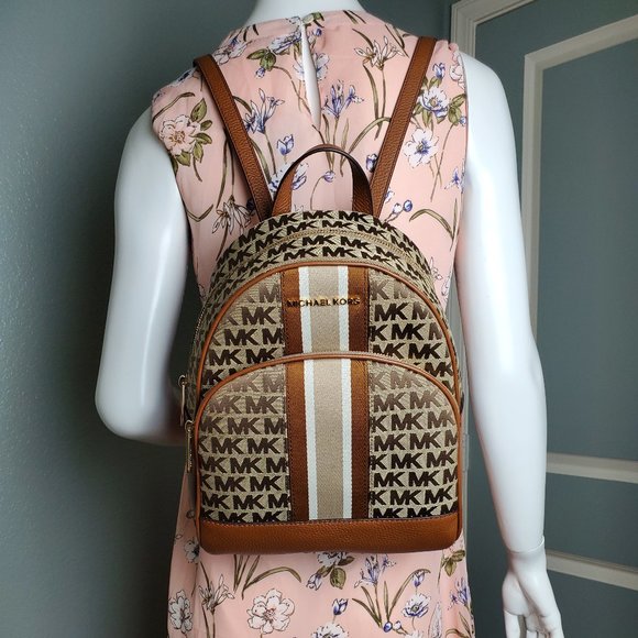 MICHAEL KORS MEDIUM ABBEY BACKPACK - Picture 7 of 7